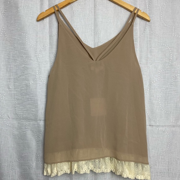 Umgee Sheer/Lace layed Top NWT size Medium - Picture 5 of 5
